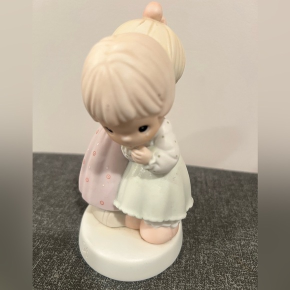 PRECIOUS MOMENTS Elegant Decor Figurine “that’s what friends are for” - Picture 6 of 9